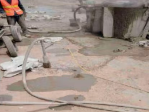 市中水泥混凝土路面板底注浆技术 路面脱空注浆整治方案